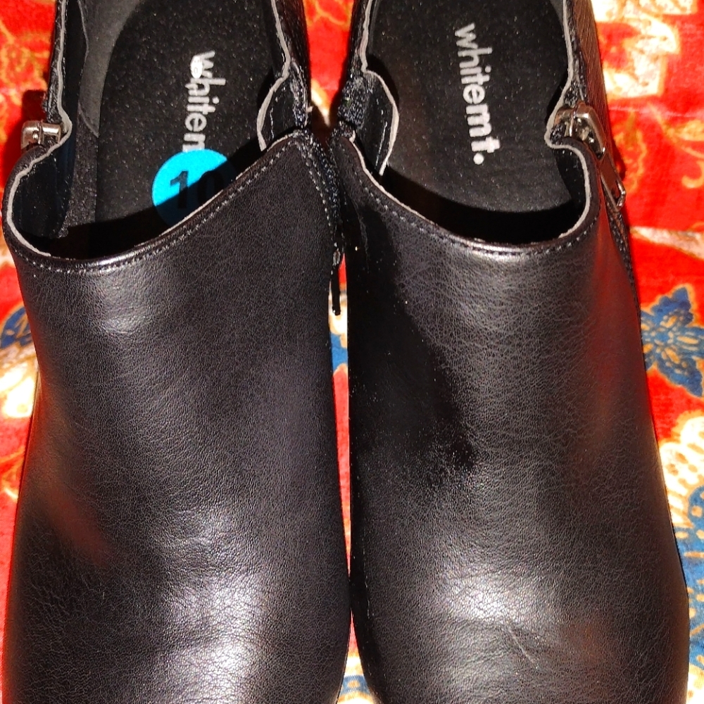 White mountain Black ankle boots #